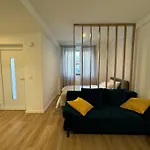 דירה Modern Apartment, Just 5 Minutes To Downtown *